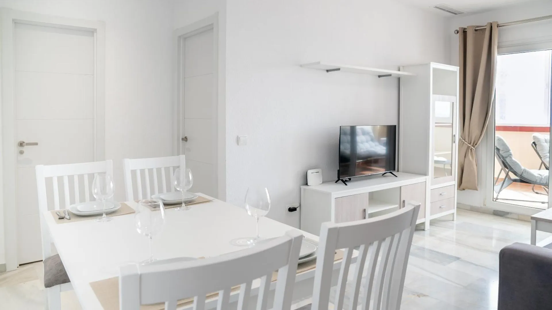 Exquisito Apartamento En Alquiler Con Vistas Panoramicas Al Mar En Benalmadena Spain