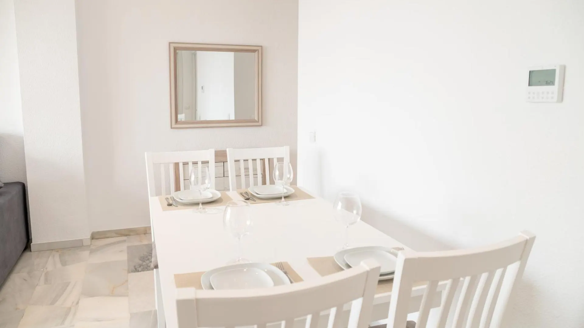 Exquisito Apartamento En Alquiler Con Vistas Panoramicas Al Mar En Benalmadena 0*,